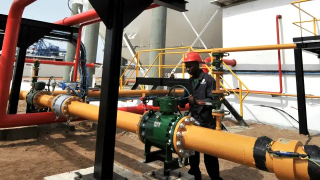 قطر سے درآمد کی جانے والی اس مائع گیس کو اس سال اکتوبر میں پاکستان پہنچنا تھا لیکن تکنیکی مسائل کی بنا پر اس میں تاخیر ہوئی ہے