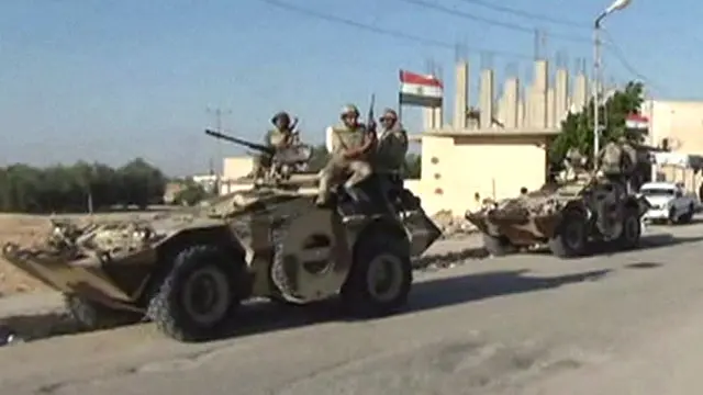 صعد متشددون هجماتهم ضد الجيش والشرطة في سيناء ومناطق أخرى عقب إعلان الجيش عزل الرئيس السابق محمد مرسي 