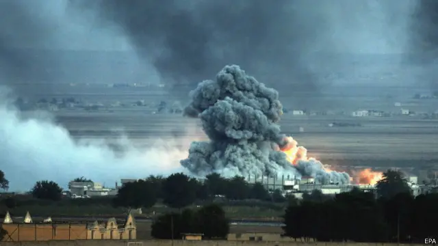 امریکہ کی قیادت میں دولتِ اسلامیہ کے خلاف فضائی کارروائیاں کی جا رہی ہیں