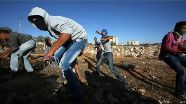 كان الفتية يحتجون على توسيع مستوطنة اوفرا