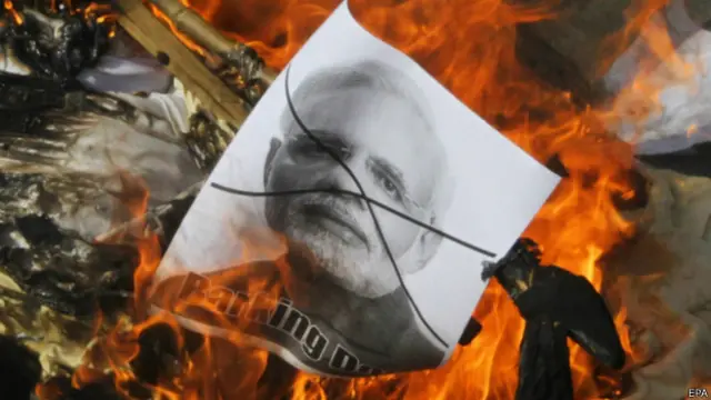 وادی میں علیحدگی پسندوں نے انتخابات کے بائیکاٹ کی اپیل کر رکھی ہے جو بی جے پی کے حق میں جاتی ہے