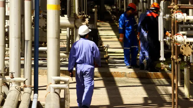 ایران بین الاقوامی پابندیاں ہٹائے جانے کے بعد زیادہ سے زیادہ تیل فروخت کرنا چاہتا ہے