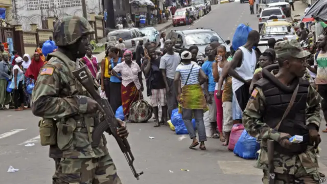 گنی کے دوسرے پڑوسی ملک ماریطانیہ نے اپنی سرحد بند کر دی ہے۔