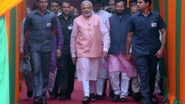 नरेंद्र मोदी