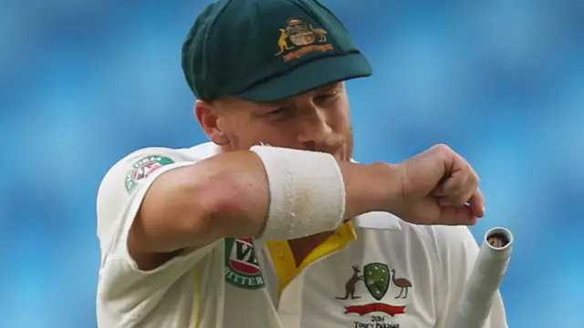 ذوالفقار بابر نے ایک ہی اوور میں ڈیوڈ وارنر اور ایلکس ڈولن کو پویلین کی راہ دکھادی۔