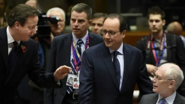 Thủ tướng David Cameron (trái) hôm thứ Sáu nói với EU rằng Anh quốc sẽ không trả khoản bổ sung 1,7 tỷ bảng vào trước hạn chót 1/12