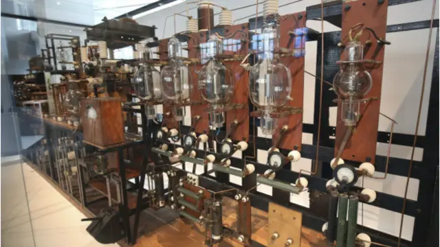 بی بی سی کا پہلا ٹرانس میٹر