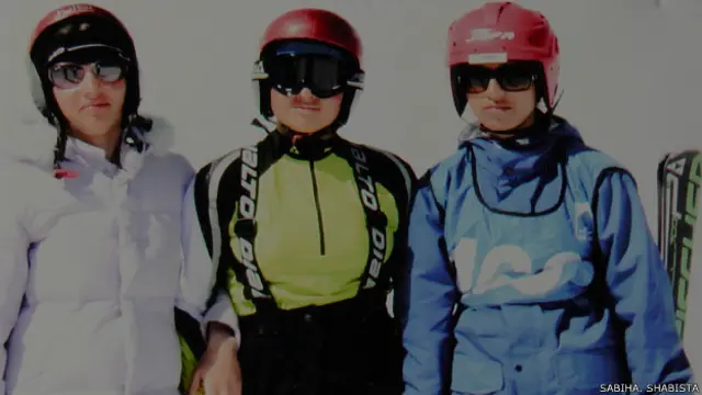 कश्मीर स्कीइंग 