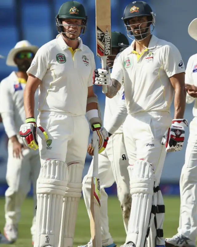 فاسٹ بولر مچل جانسن نے سٹیو سمتھ کے ساتھ مل کر خوب مزاحمت کی اور میچ میں نصف سنچری سکور کی۔