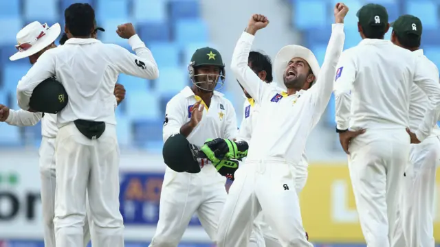 پاکستان نے ایک لمبے عرصے بعد آسٹریلیا کو ٹیسٹ میچ میں شکست سے دوچار کیا ہے۔