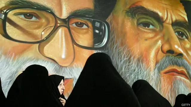 شوربختانه، جمهوری اسلامی هرگز نتوانست به یک ساختار همگن و سازوار دست یابد. عملکرد حاکمیت انقلابی اجازه نداده است که از پی فروپاشی پادشاهی پهلوی شاهد برآمدن یک نهاد سیاسی جایگزین در راستای تامین خیر جمعی باشیم. در عوض، نظاره‌گر بازگشت پی در پی به دوران آغازین رژیم و گونه‌ای سیر قهقرایی بوده‌ایم.