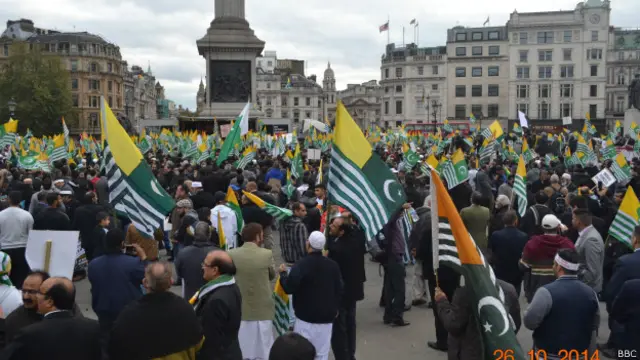 لندن میں کشمیریوں کے مارچ میں بڑی تعداد میں لوگ شریک ہوئے