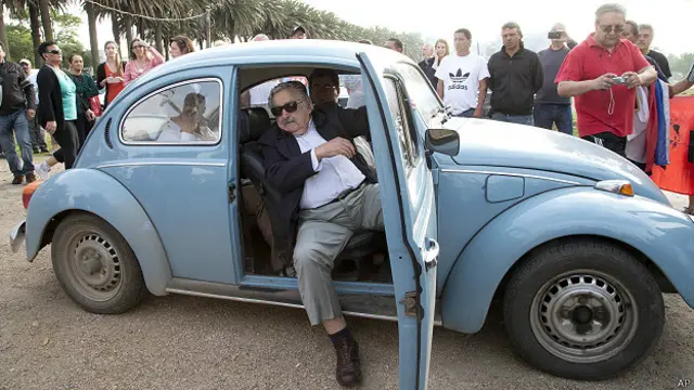 ہوزے موہیکا کے بارے میں کہا جاتا ہے کہ وہ اپنی لائف سٹائل کی وجہ سے دنیا کے سب سے غریب صدر ہیں