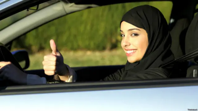 சவுதியில் பெண்களுக்கு வாகன ஓட்டுநர் உரிமம் கிடைக்கப்பதில்லை