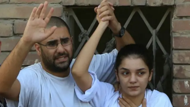 سناء وعلاء من الناشطين البارزين في مجال الدفاع عن الحريات في مصر.