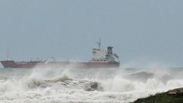 حکومت سندھ نے متعلقہ حکام کو کسی بھی ہنگامی صورتِ حال سے نمٹنے کے لیے تمام اقدامات کرنے کی ہدایت کی ہے