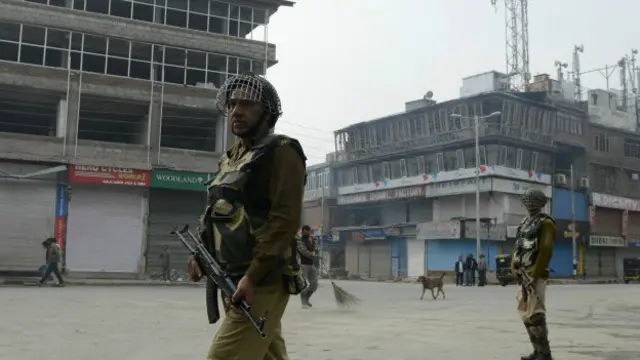 कश्मीर कर्फ़्यू