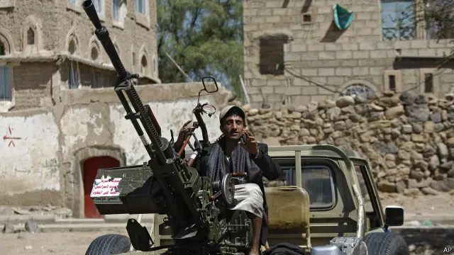 طالب الرئيس اليمني الحوثيين بسحب مسلحيهم من العاصمة والمحافظات الأخرى.