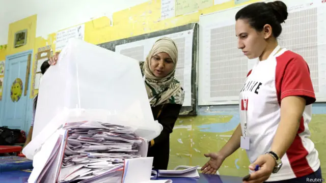 انتخابات پارلمانی تونس چهار سال بعد از سرنگونی زین‌العابدین بن‌علی، رئیس جمهور وقت این کشور در قیامی مردمی برگزار شد