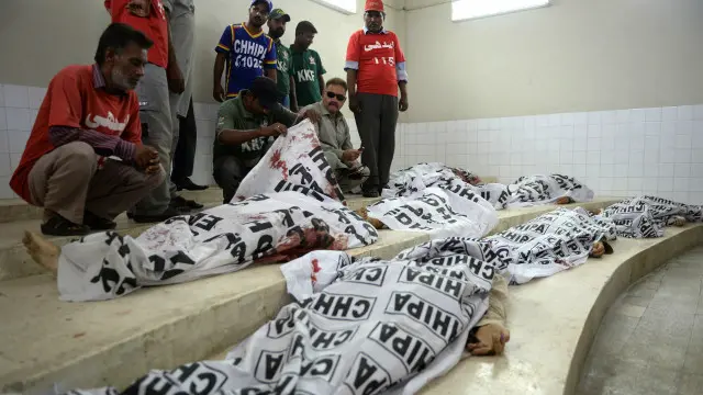 پولیس کو شبہ ہے کہ تینوں مقتولین کو اغوا کر کے لایا گیا اور بعد میں گولیاں مارکر ہلاک کر دیا گیا