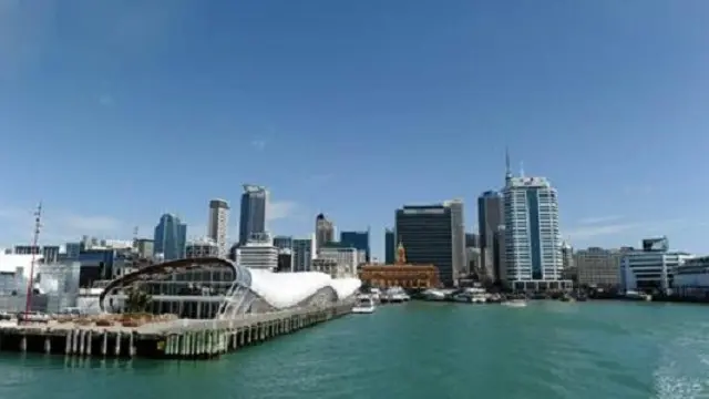 المنظر من ميناء اوكلاند بنيوزيلاندا