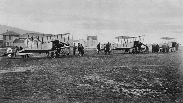 Британские бипланы Avro 504