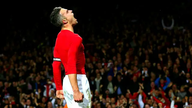Robin van Persie masih belum bisa masuk daftar pemain, walau telah kembali berlatih.