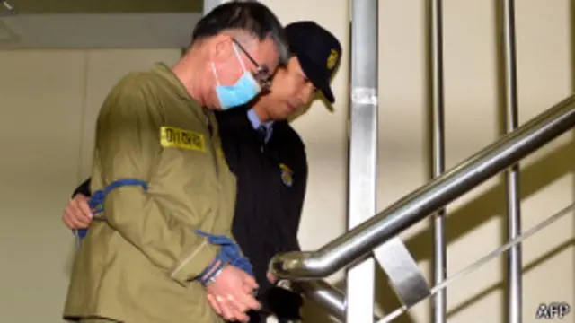 သင်္ဘော ကပ္ပတိန်ကို တရားရုံးကို ခေါ်လာစဉ်