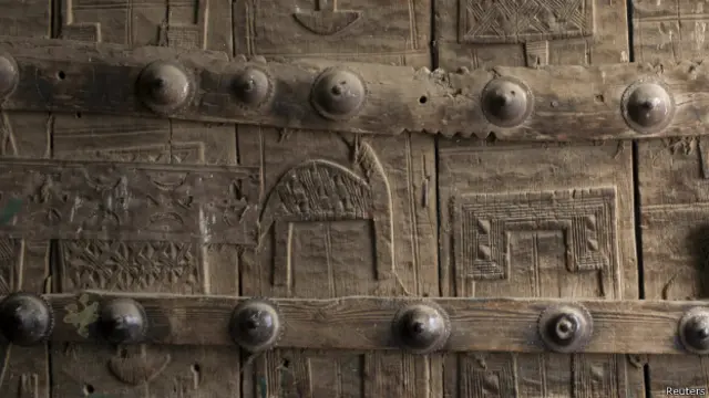 लकड़ी का दरवाज़ा, अमीर, नाइजीरिया