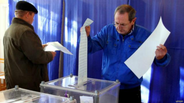 На избирательном участке в Закарпатье 26 октября 2014 г.