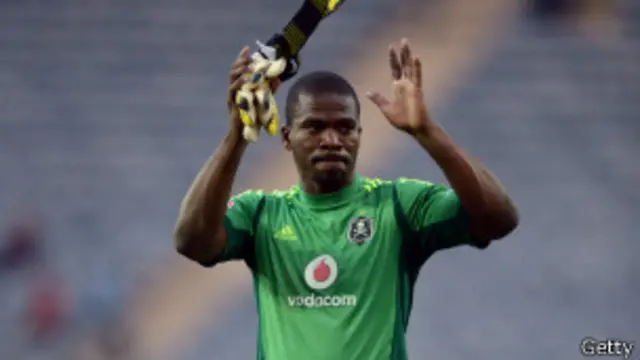 ပစ်ခတ်ခံရလို့ သေဆုံးသွားတဲ့ တောင်အာဖရိက အသင်းခေါင်းဆောင် ဂိုးသမား Senzo Meyiwa