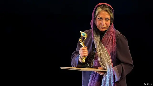 رخشان بنی‌اعتماد، کارگردان فیلم‌های بانوی اردیبهشت، نرگس و روسری آبی