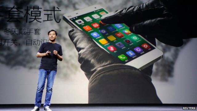 El fundador de Xiaomi Lei Jun durante la presentación del Xiaomi Phone 4