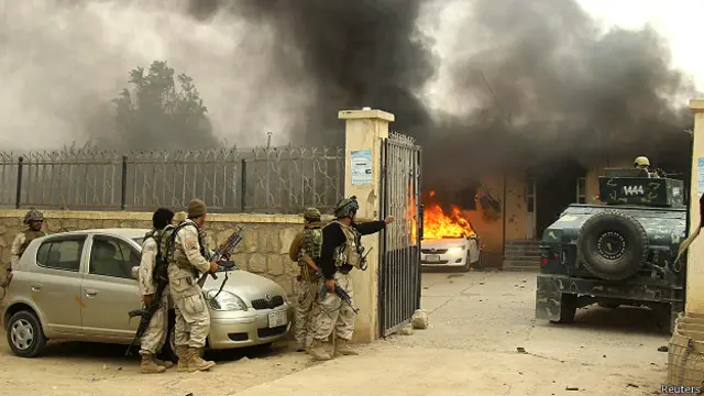 کابل اور دوسرے شہروں میں طالبان کے حملے بے روک ٹوک جاری ہیں