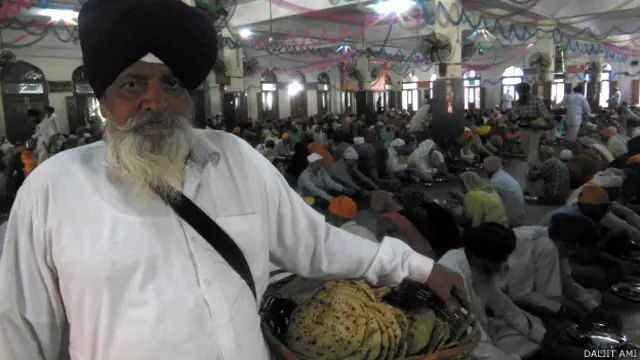 सिख स्वर्ण मंदिर लंगर