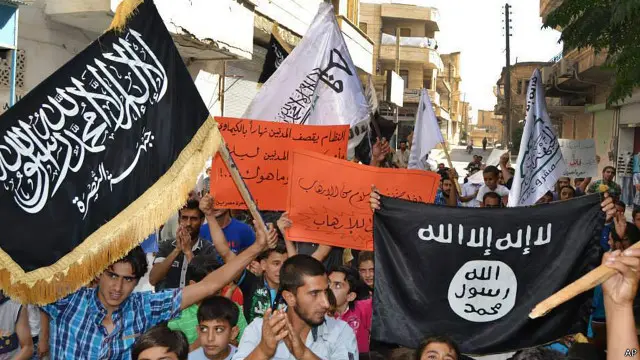 تمكن المتمردون من السيطرة على بعض المناطق في إدلب قبل أن يضطروا إلى التراجع.