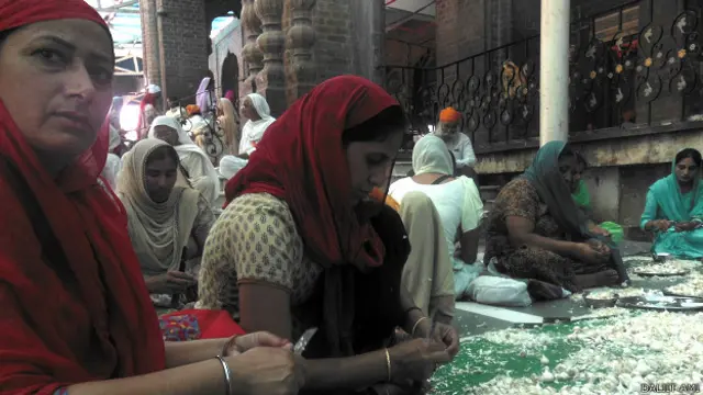 सिख स्वर्ण मंदिर लंगर