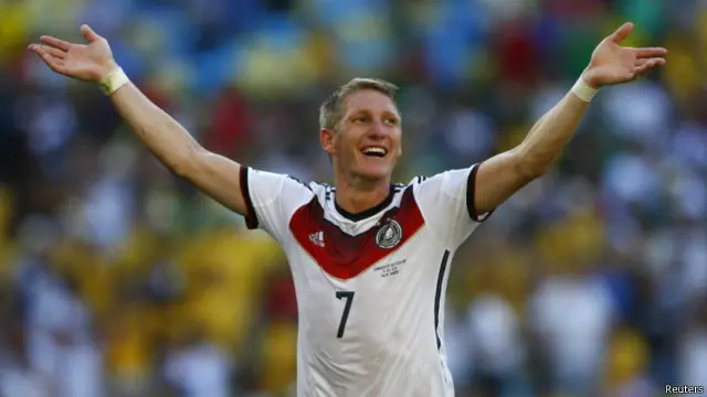 Semula gelandang Manchester United berusia 31 tahun itu diragukan tampil akibat cedera lutut.