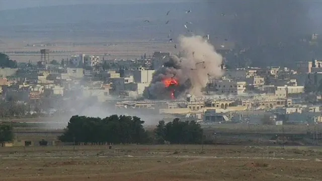 امریکی قیادت میں قائم اتحاد کوبانی کو بچانے کے لیے دولت اسلامیہ پر فضائی حملے کر رہا ہے