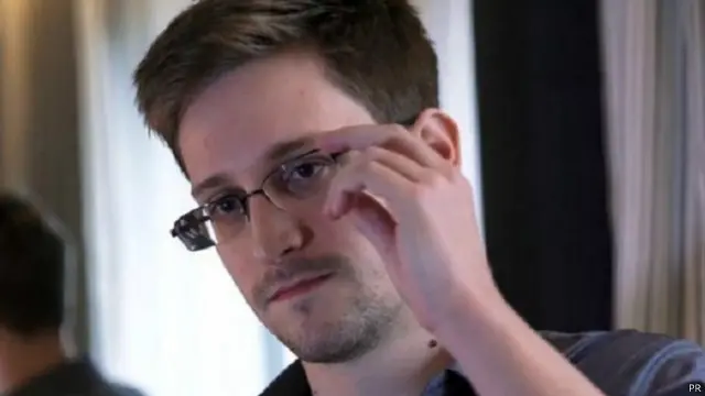 لعل ما يجعل "سيتيزن فور" عملا مثيرا للغاية هو استمرار الغموض حول سنودن بعد كشفه عن وثائق الأمن القومي الأمريكية