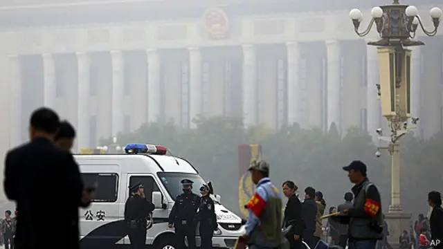 这5名女权活动人士是在3月初中国人大政协两会即将召开之前被拘押。