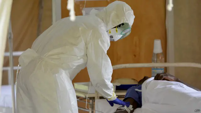 Les pays d'Afrique de l'Ouest auraient besoin d'au moins 5 000 professionnels de santé pour lutter contre l'épidémie