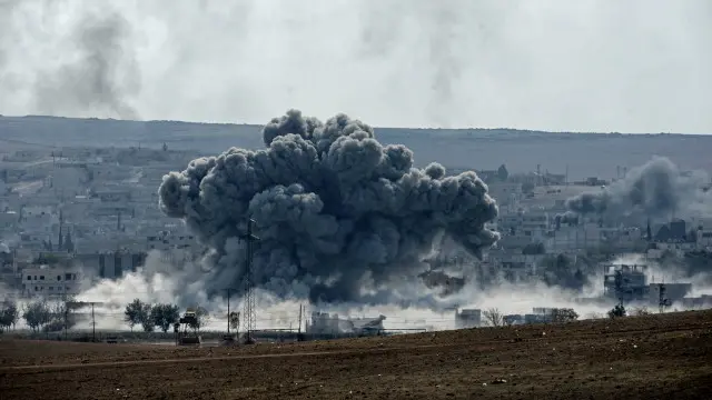 نفذت الطائرات الأمريكية 17 غارة بالقرب من كوباني منذ الأحد