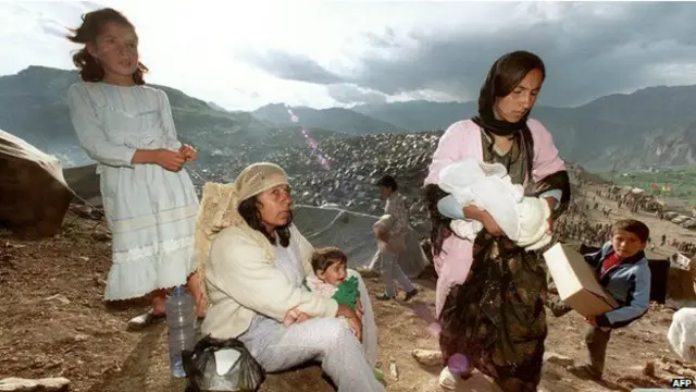 د ۱۹۹۱ کال د بغاوت له ځپل کېدونه وروسته نژدې ۱،۵ میلیونه عراقي کردان ایران اوترکيې ته وتښتېدل