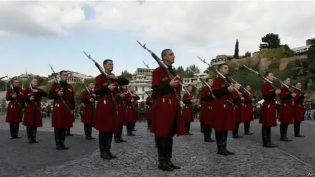 Gürcüstan Müdafiə Nazirliyinin məxfi qaravulu.