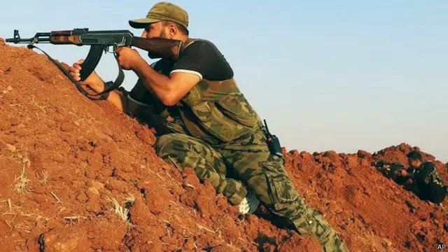 مسلحو الجيش السوري الحر فقدو السيطرة على مناطق مهمة في إدلب.