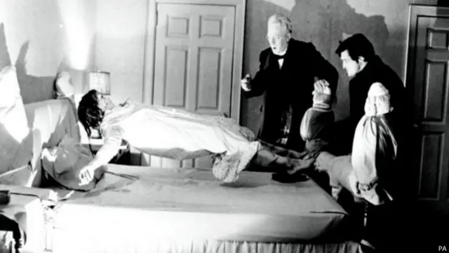 Ozzy Osborne fez mensagem subliminar parodiando o filme 'O Exorcista'