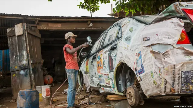 Fotógrafo, blogueiro e poeta aproveita as viagens que faz pela África para registrar o cotidiano das mulheres africanas. | Foto: Nana Kofi Acquah