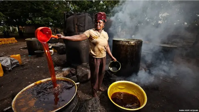 Fotógrafo, blogueiro e poeta aproveita as viagens que faz pela África para registrar o cotidiano das mulheres africanas. | Foto: Nana Kofi Acquah