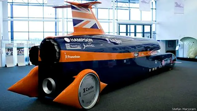 Vehículo supersónico